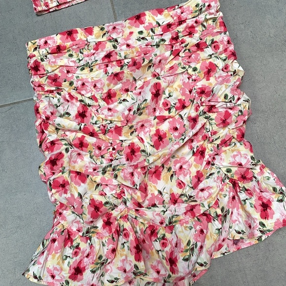 Crop Top and Skirt 2pc set - Picture 3 of 3